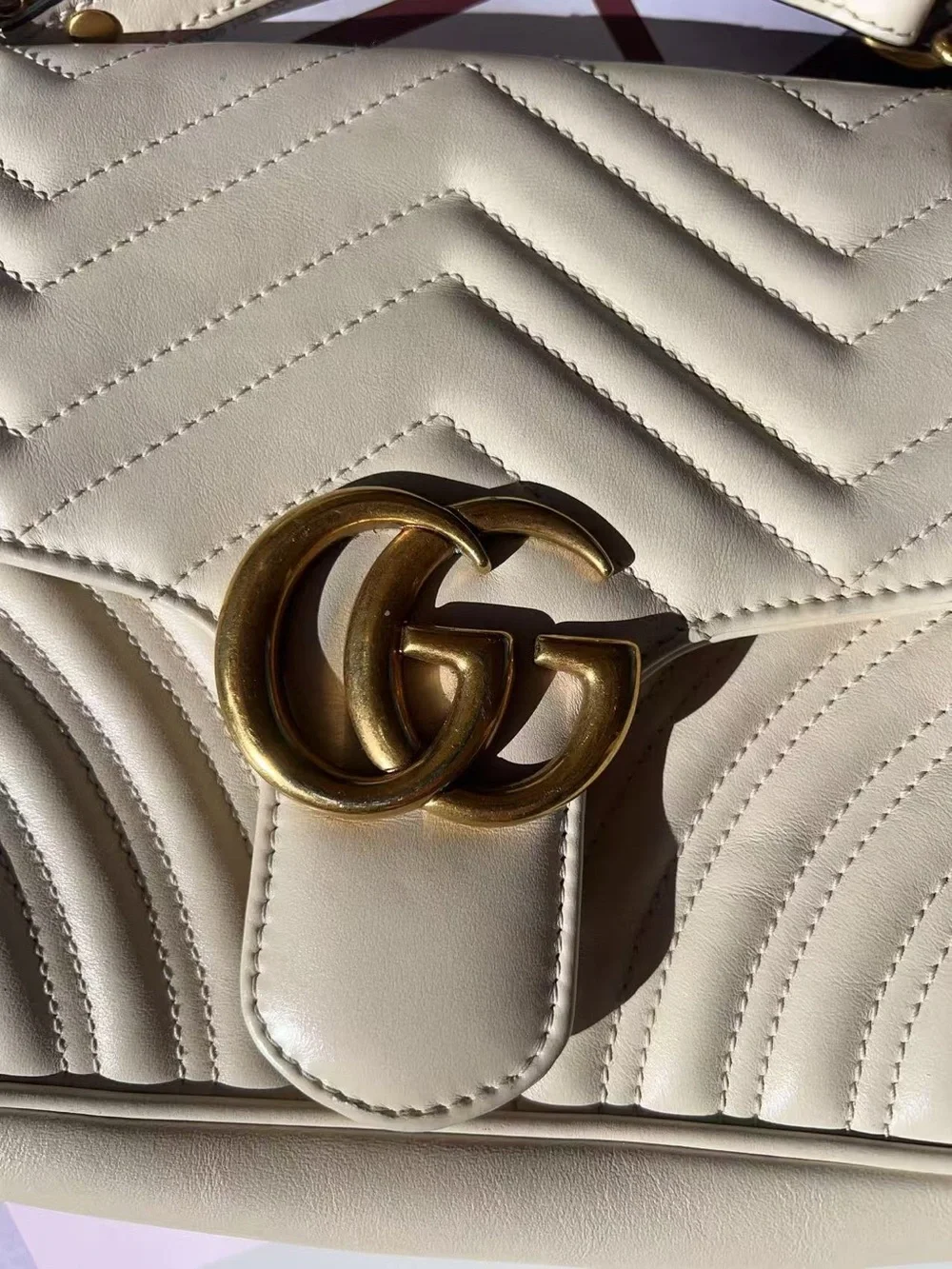 Gucci GG Marmont medium shoulder bag - Picture 7 of 12